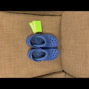 Crocs NWT Mens 4 / womens 6 furry